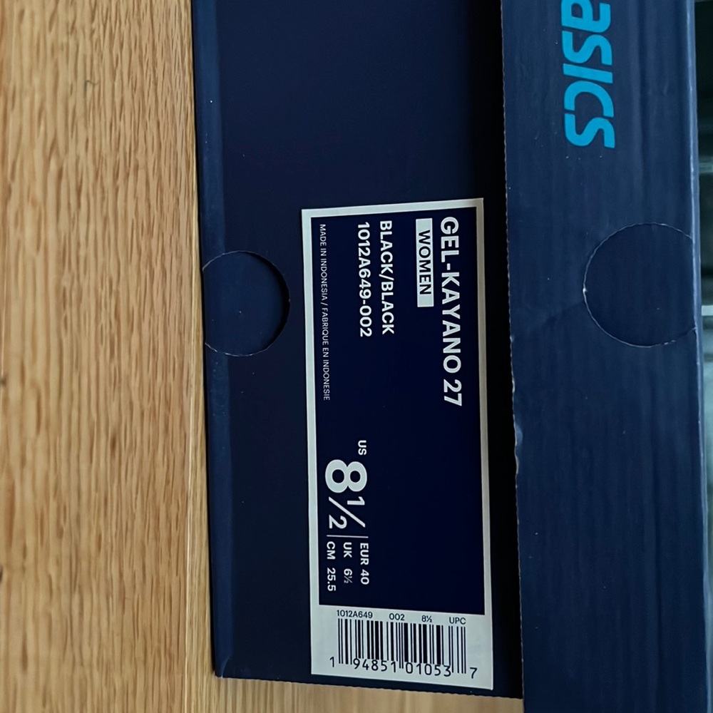 **Brand New** ASICS Gel Kayano 27
